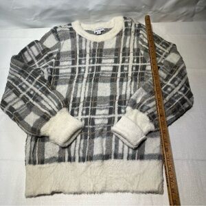 Plaid Patterned women’s Sweater